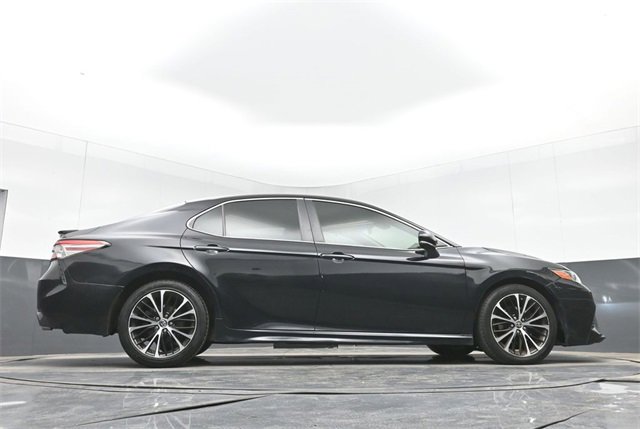 Used 2018 Toyota Camry L image 47