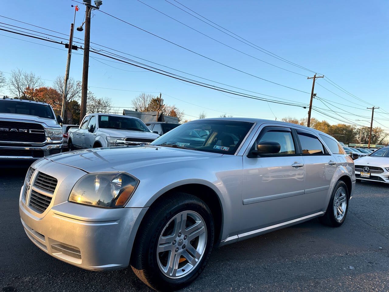 Used 2006 Dodge Magnum SE RWD image 3