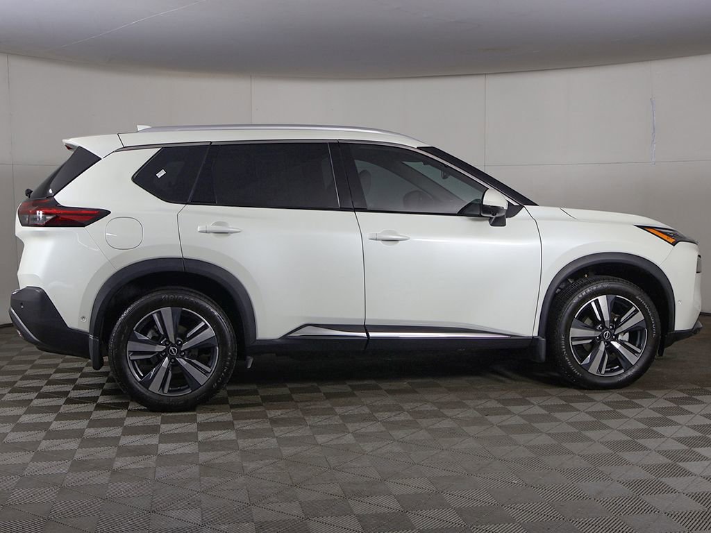 Used 2023 Nissan Rogue SL w/ SL Premium Package image 18