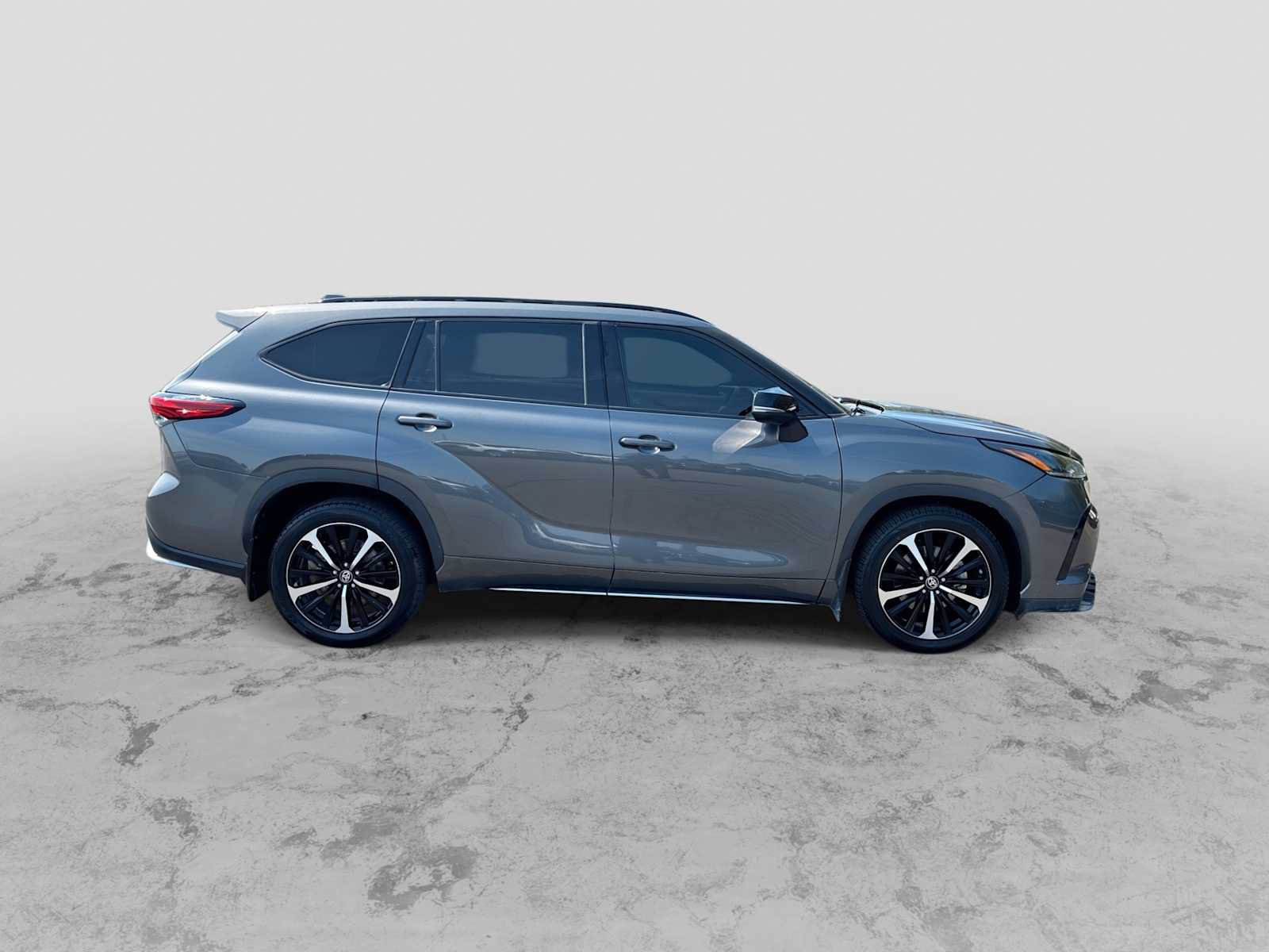 Used 2021 Toyota Highlander XSE AWD/4WD image 9
