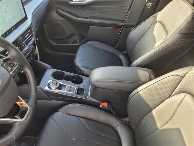 New 2025 Ford Escape SE w/ PHEV Premium Package image 17
