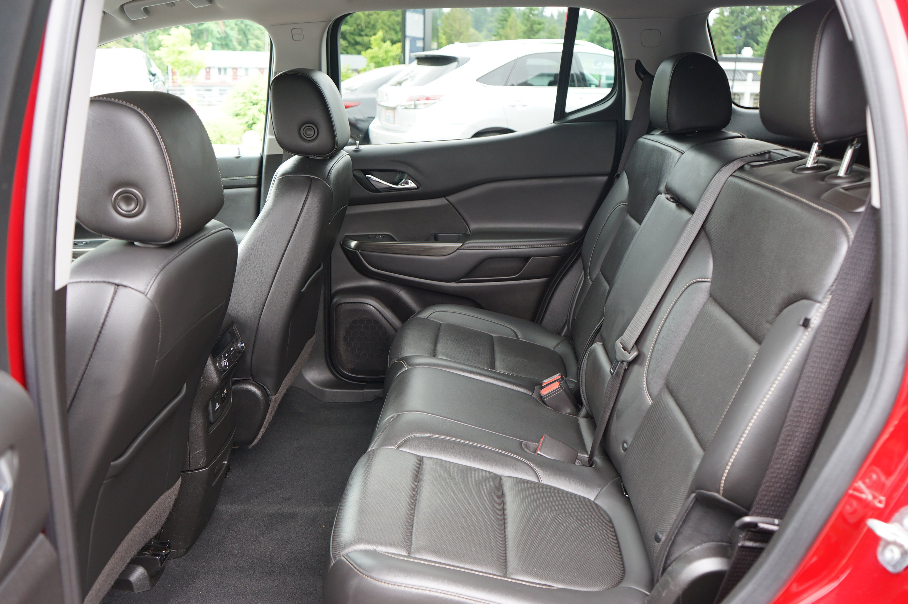 Used 2023 GMC Acadia SLT image 20