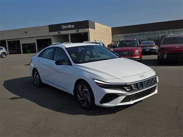 New 2025 Hyundai Elantra SEL image 4