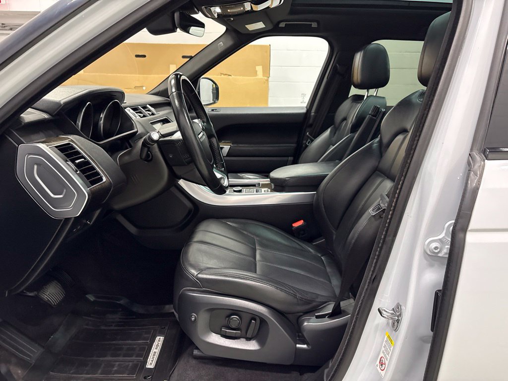 Used 2017 Land Rover Range Rover Sport SE AWD/4WD image 14