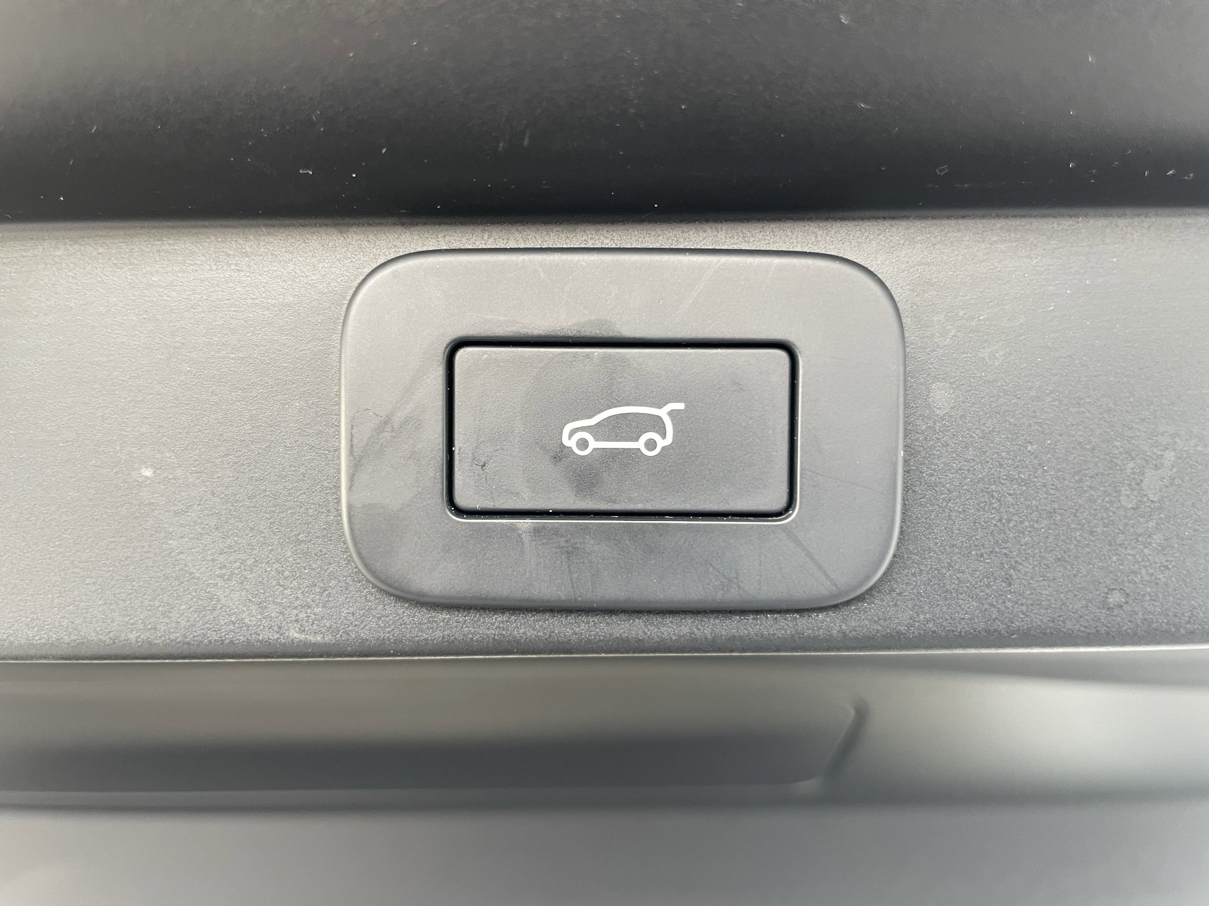 Certified 2023 Land Rover Range Rover SE image 38