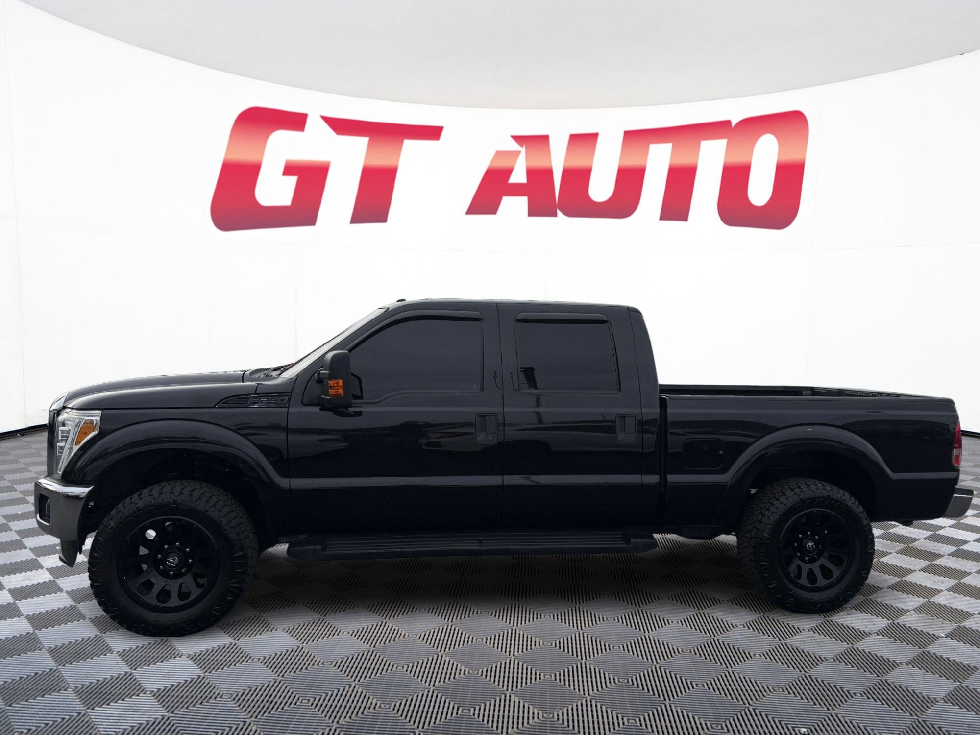 Used 2015 Ford F250 XLT w/ Camper Package image 4