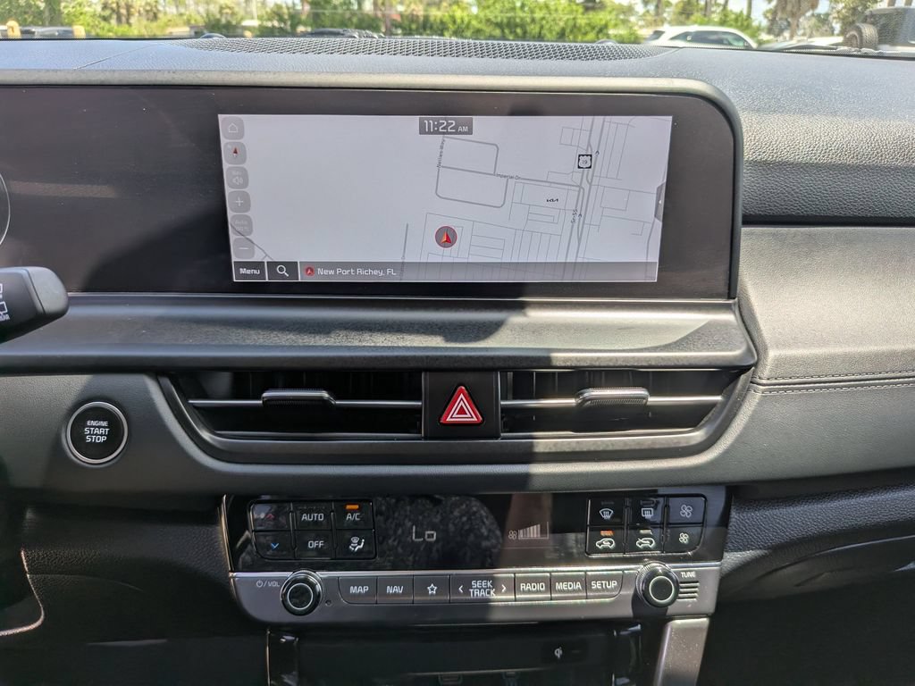 Certified 2025 Kia Seltos EX w/ EX Sunroof Package FWD image 22