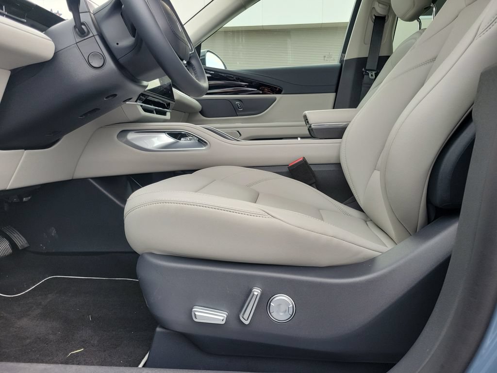 New 2026 Lincoln Nautilus Premier AWD/4WD image 19