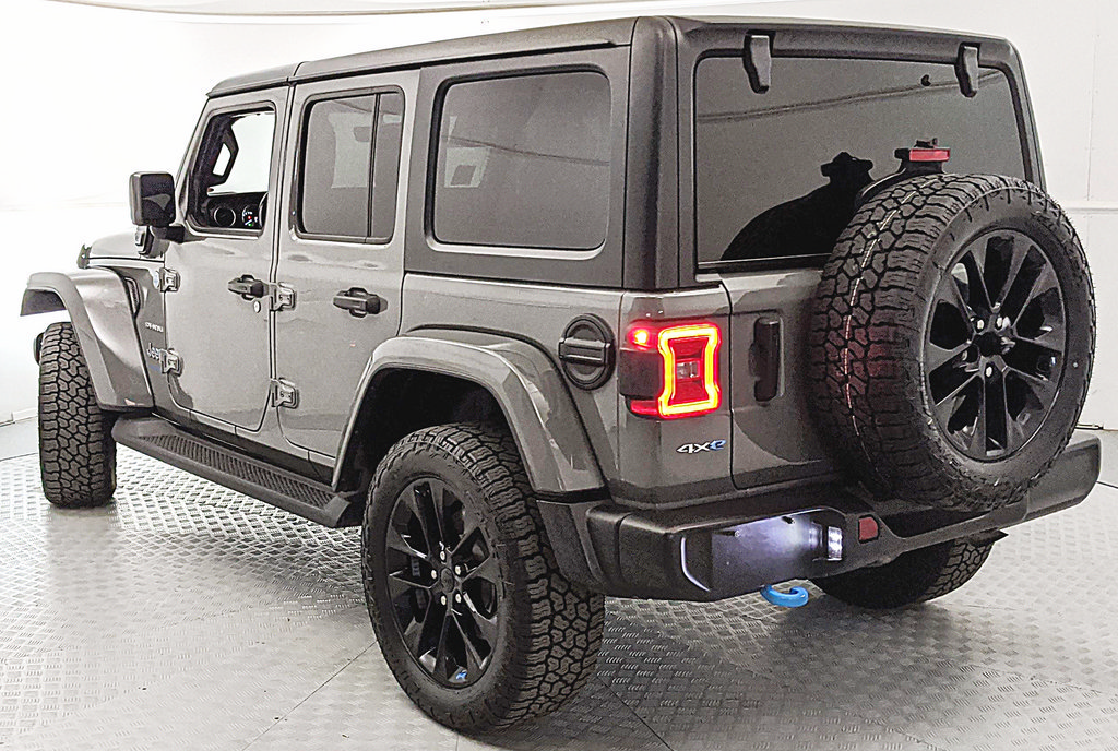 Used 2022 Jeep Wrangler Unlimited Sahara AWD/4WD image 4
