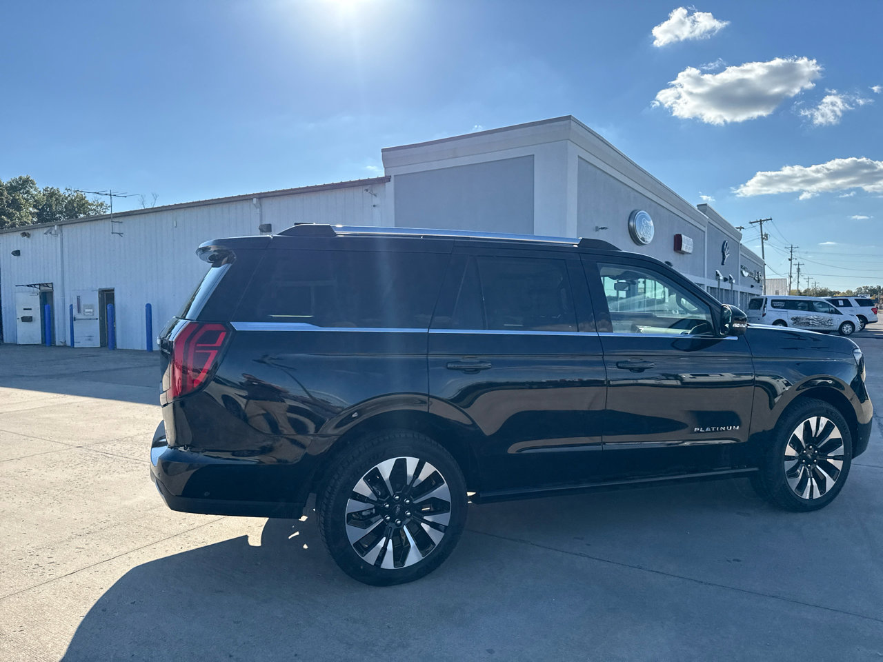 New 2025 Ford Expedition Platinum image 4