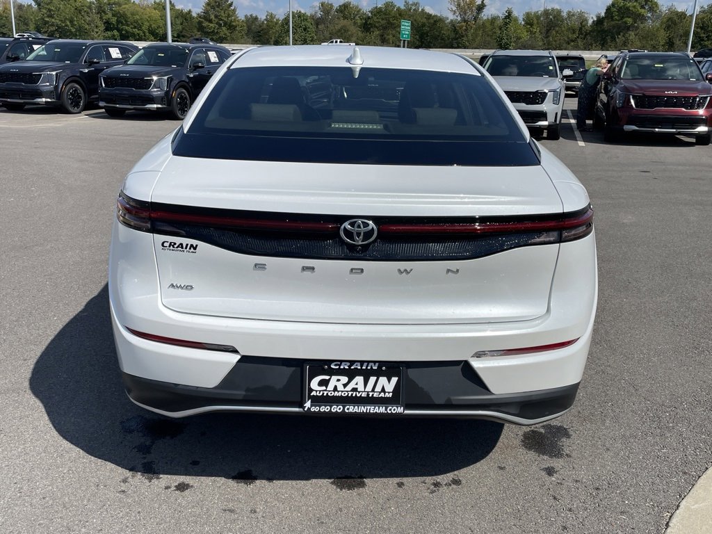 Used 2023 Toyota Crown XLE image 7