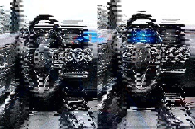 Certified 2023 Mercedes-Benz GLA 250 4MATIC image 11