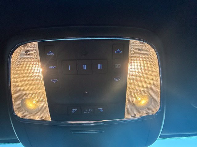 Used 2017 Jeep Grand Cherokee Trailhawk w/ Trailhawk Luxury Group AWD/4WD image 23