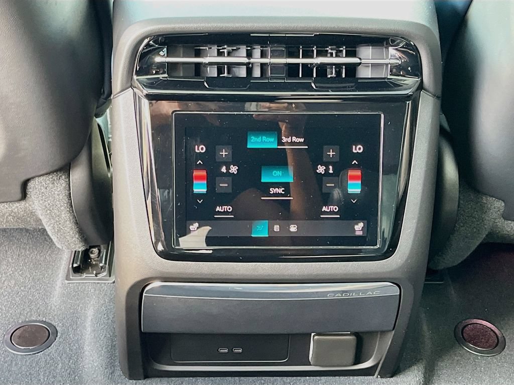 Certified 2025 Cadillac Escalade IQ Luxury 2 w/ LPO, Premium Carpet Package AWD/4WD image 31
