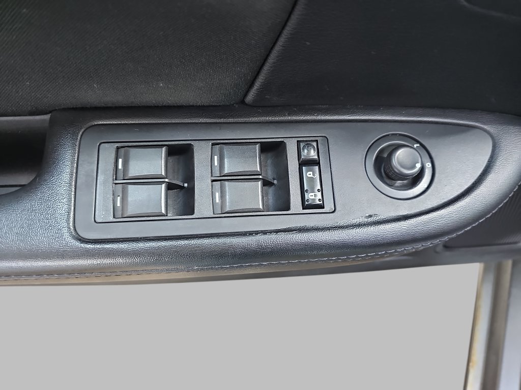 Used 2011 Chrysler 200 Touring FWD image 30