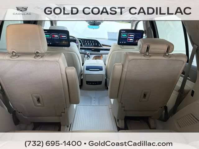 Used 2024 Cadillac Escalade Premium Luxury Platinum AWD/4WD image 16