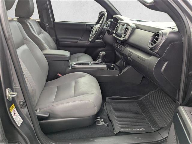 Used 2016 Toyota Tacoma TRD Sport w/ Premium & Technology Package AWD/4WD image 19