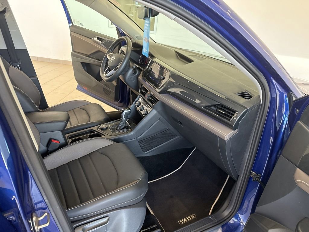 Used 2023 Volkswagen Taos SEL image 15