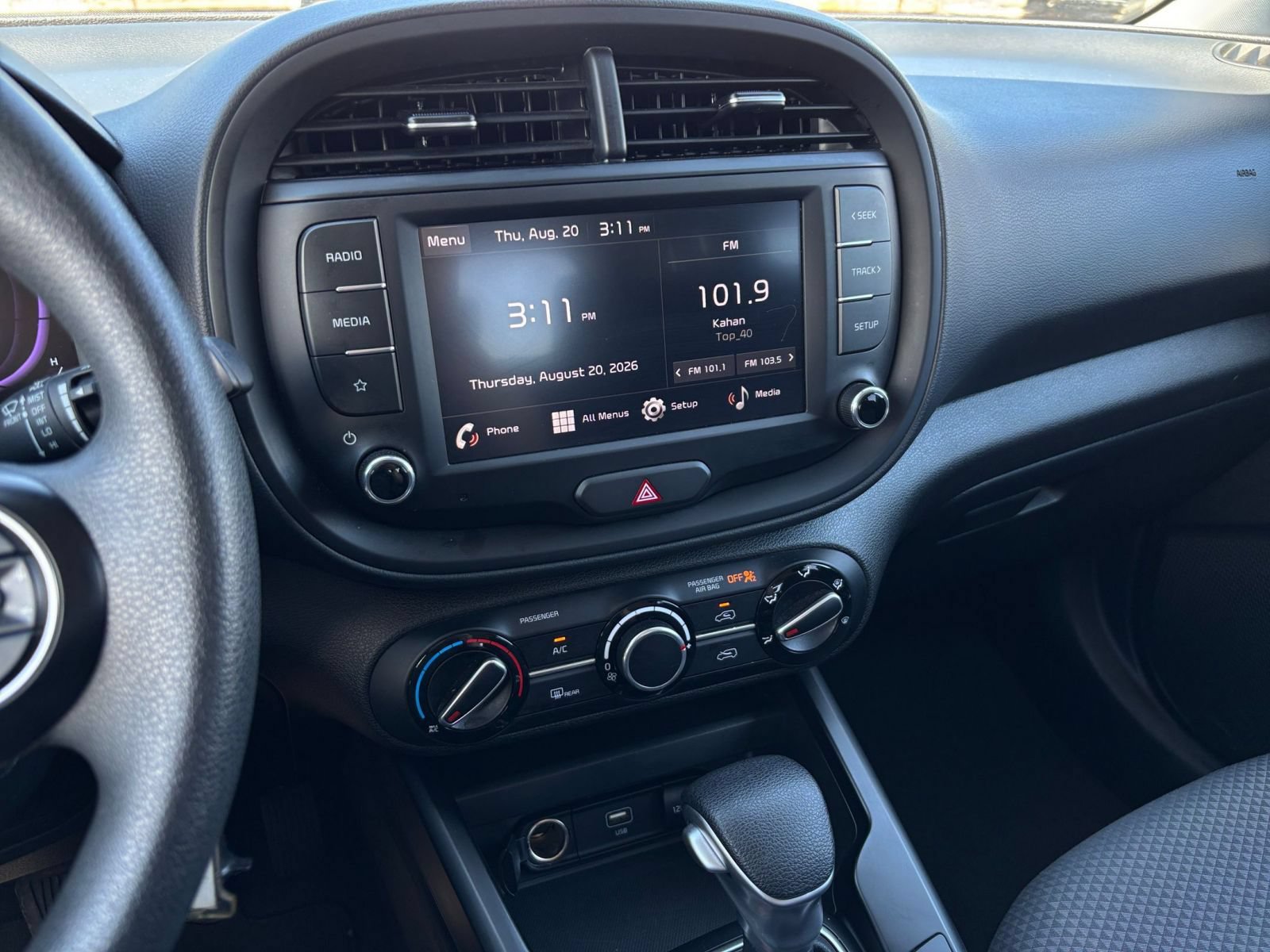 Used 2025 Kia Soul LX w/ LX Technology Package FWD image 16