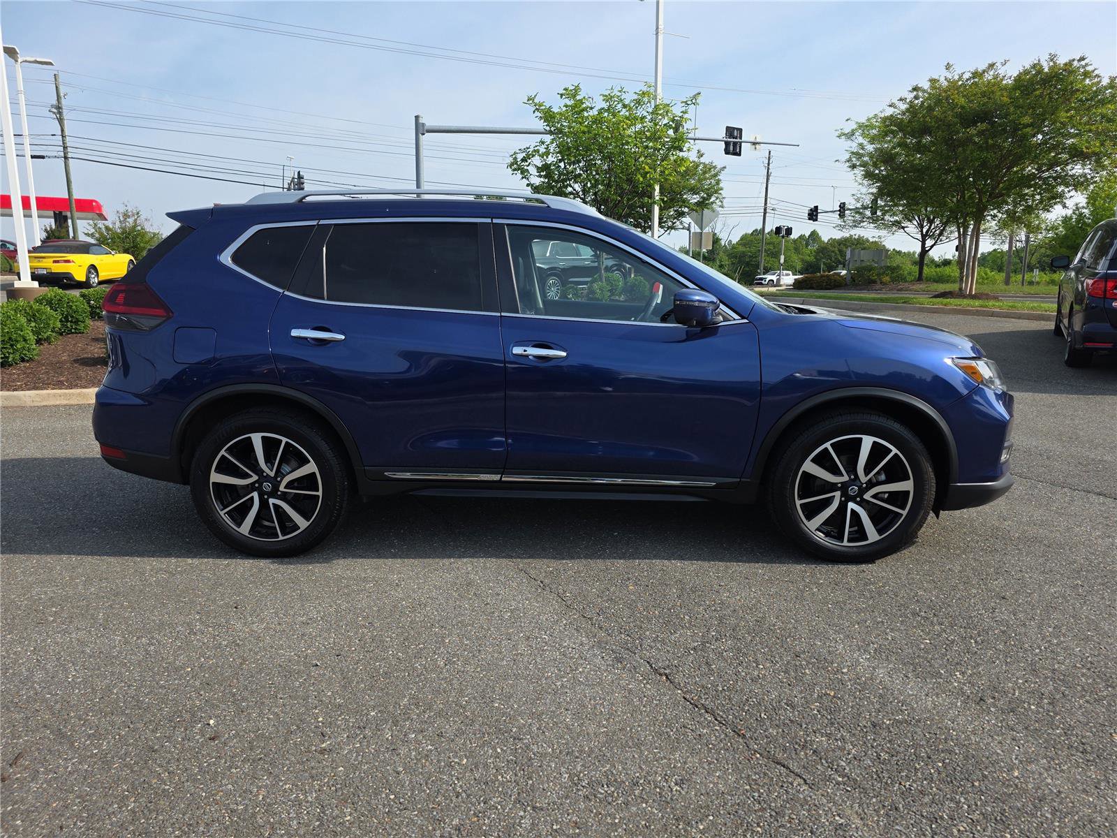 Used 2020 Nissan Rogue SL AWD/4WD image 3