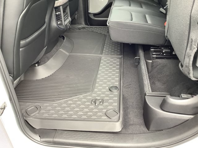 New 2026 RAM 1500 Laramie AWD/4WD image 30