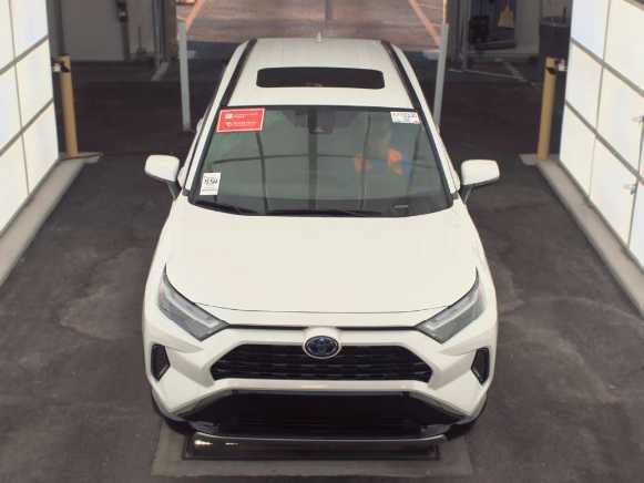 Used 2024 Toyota RAV4 SE w/ Convenience Package AWD/4WD image 2