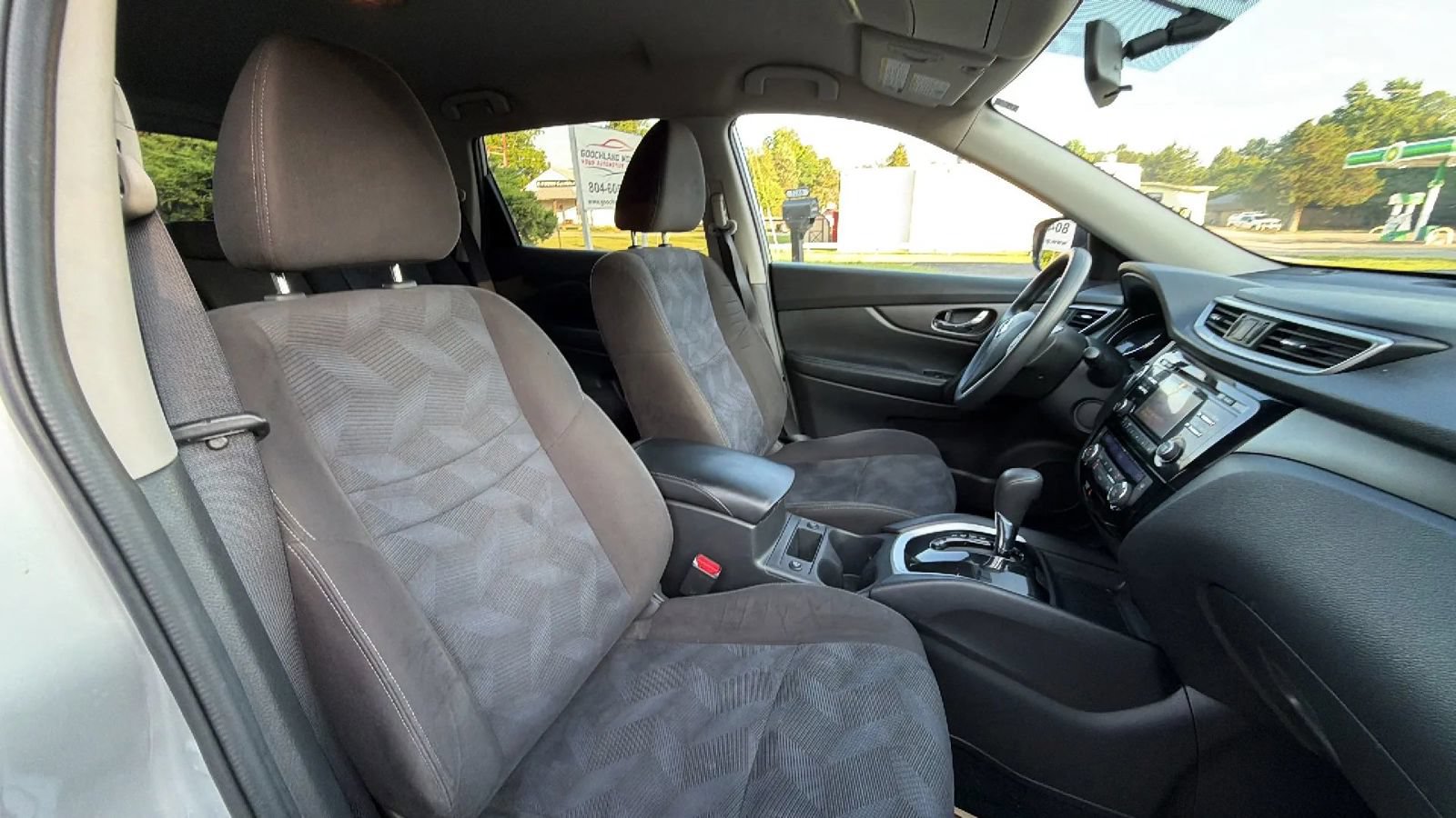 Used 2015 Nissan Rogue SV AWD/4WD image 53