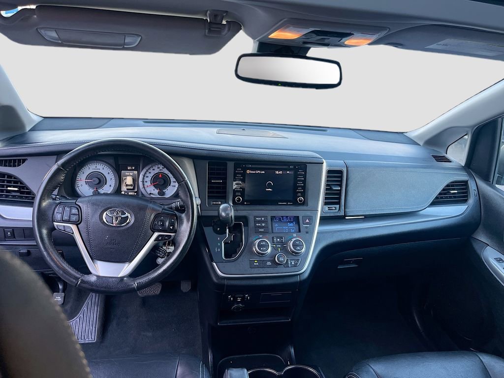 Used 2020 Toyota Sienna SE w/ Carpet Mat Package FWD image 21