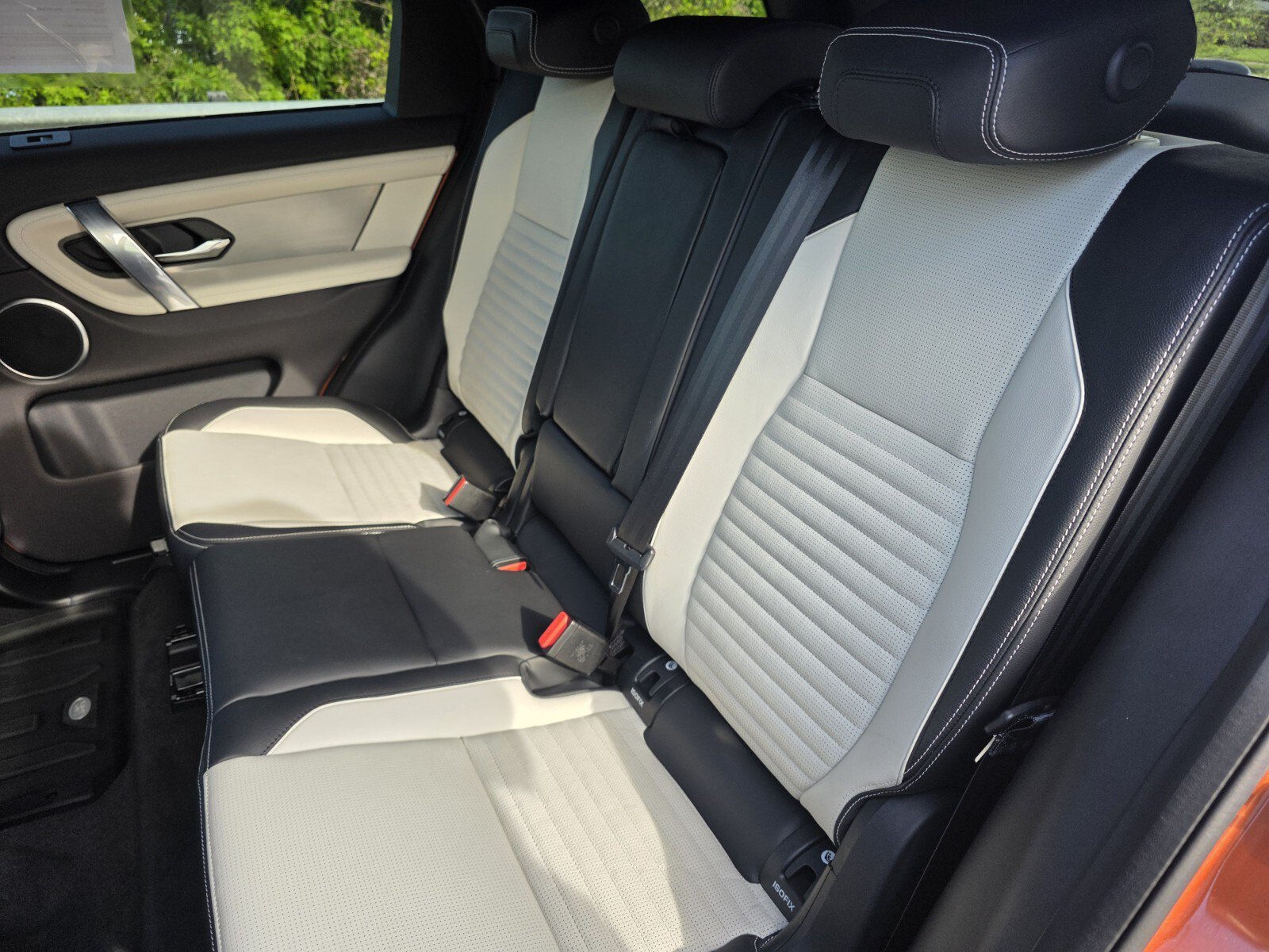 Certified 2022 Land Rover Discovery Sport SE R-Dynamic AWD/4WD image 13