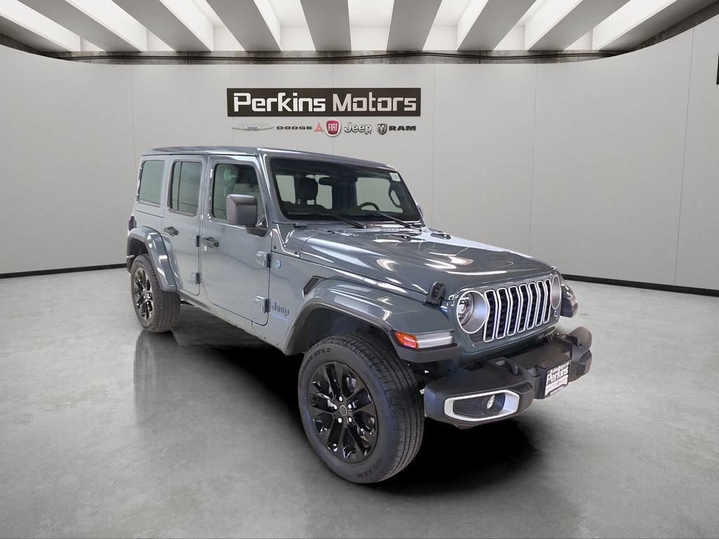 Used 2025 Jeep Wrangler Unlimited Sahara w/ Safety Group image 7