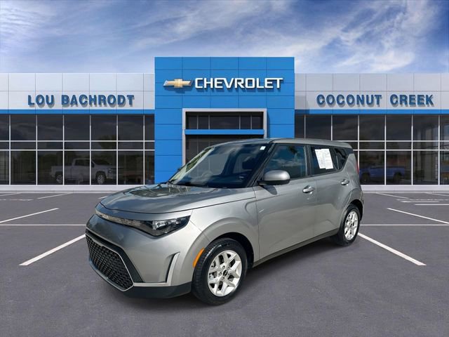 Used 2024 Kia Soul LX w/ Option Group 015 FWD image 4