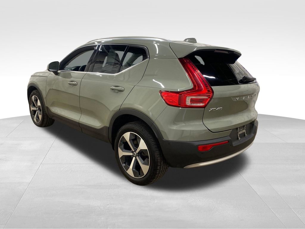 Used 2023 Volvo XC40 B5 Plus w/ Driver Assist Package AWD/4WD image 5