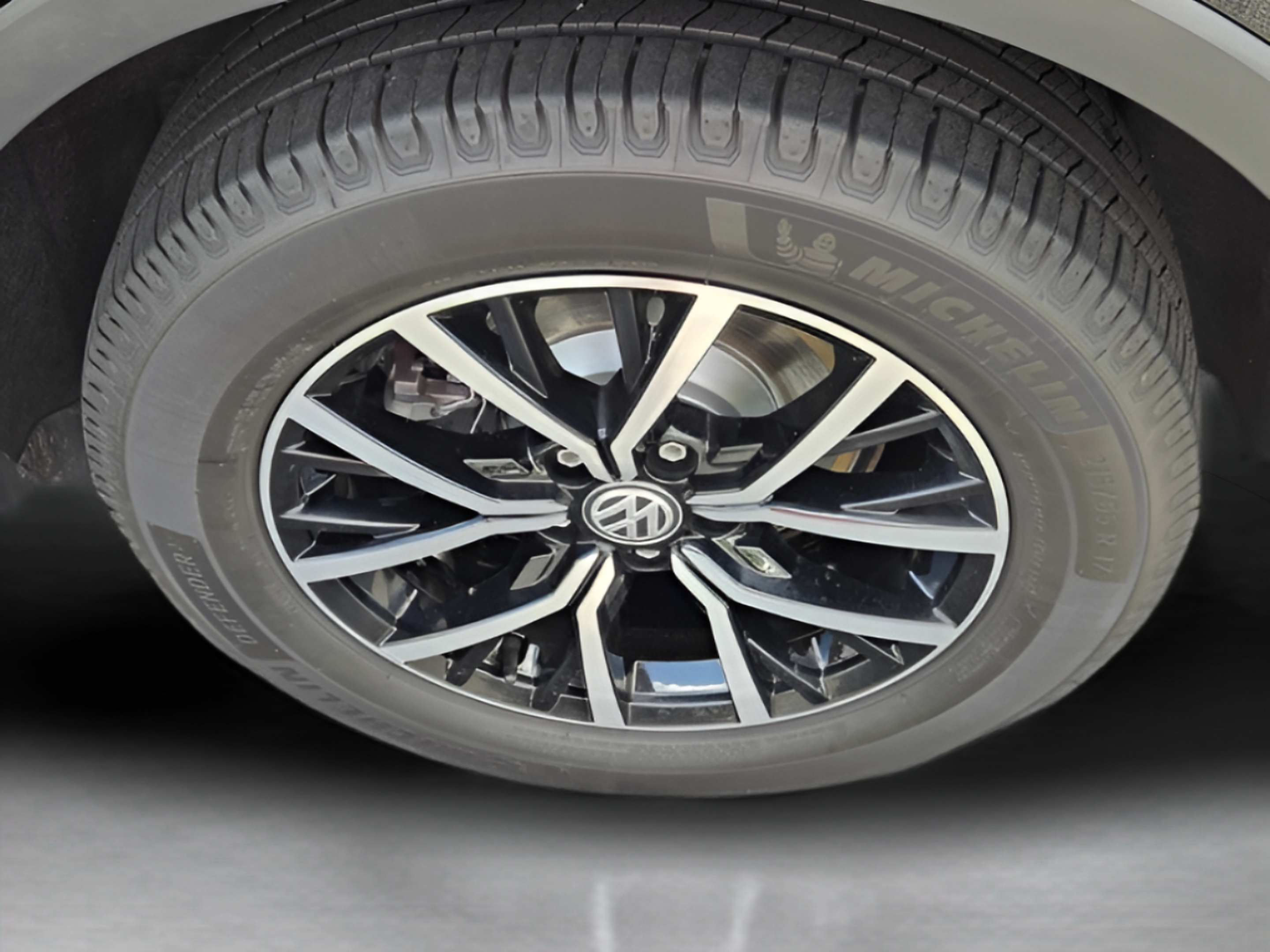 Certified 2021 Volkswagen Tiguan SE FWD image 27
