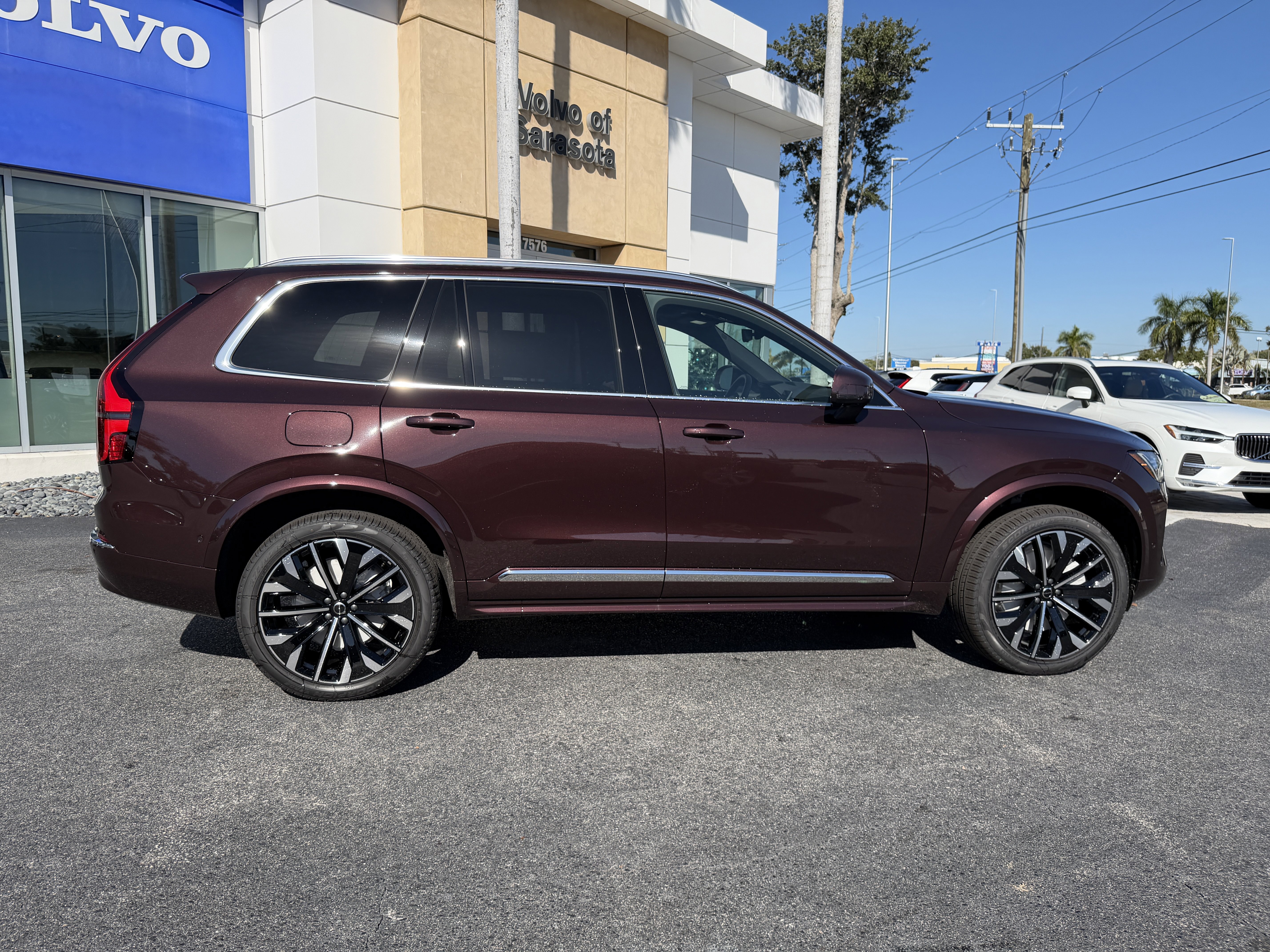 New 2026 Volvo XC90 B6 Plus image 2