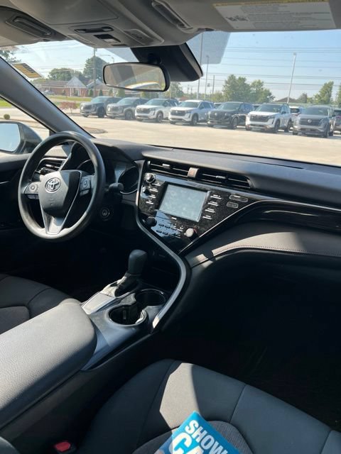 Used 2020 Toyota Camry LE FWD image 19