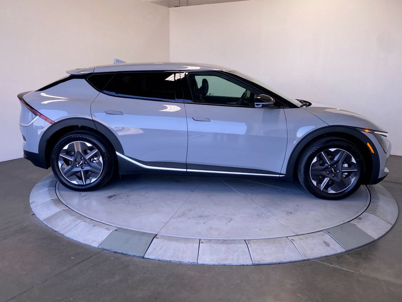 New 2026 Kia EV6 Light RWD image 6