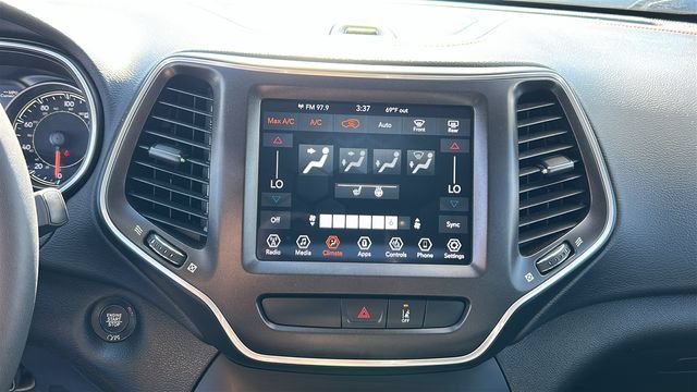 Used 2022 Jeep Cherokee Trailhawk w/ Trailer Tow Group AWD/4WD image 20