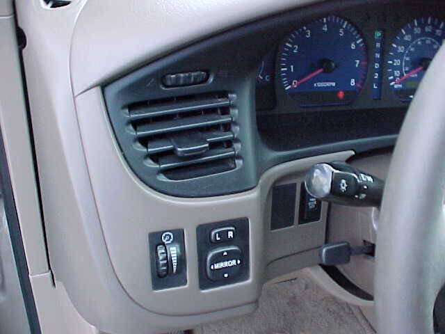 Used 2002 Toyota Sienna LE FWD image 16