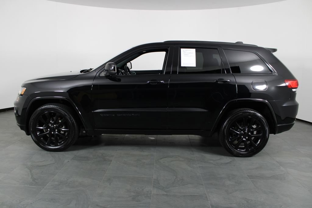 Used 2018 Jeep Grand Cherokee Altitude image 11
