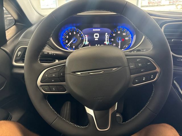 New 2027 Chrysler Pacifica Select AWD/4WD image 29