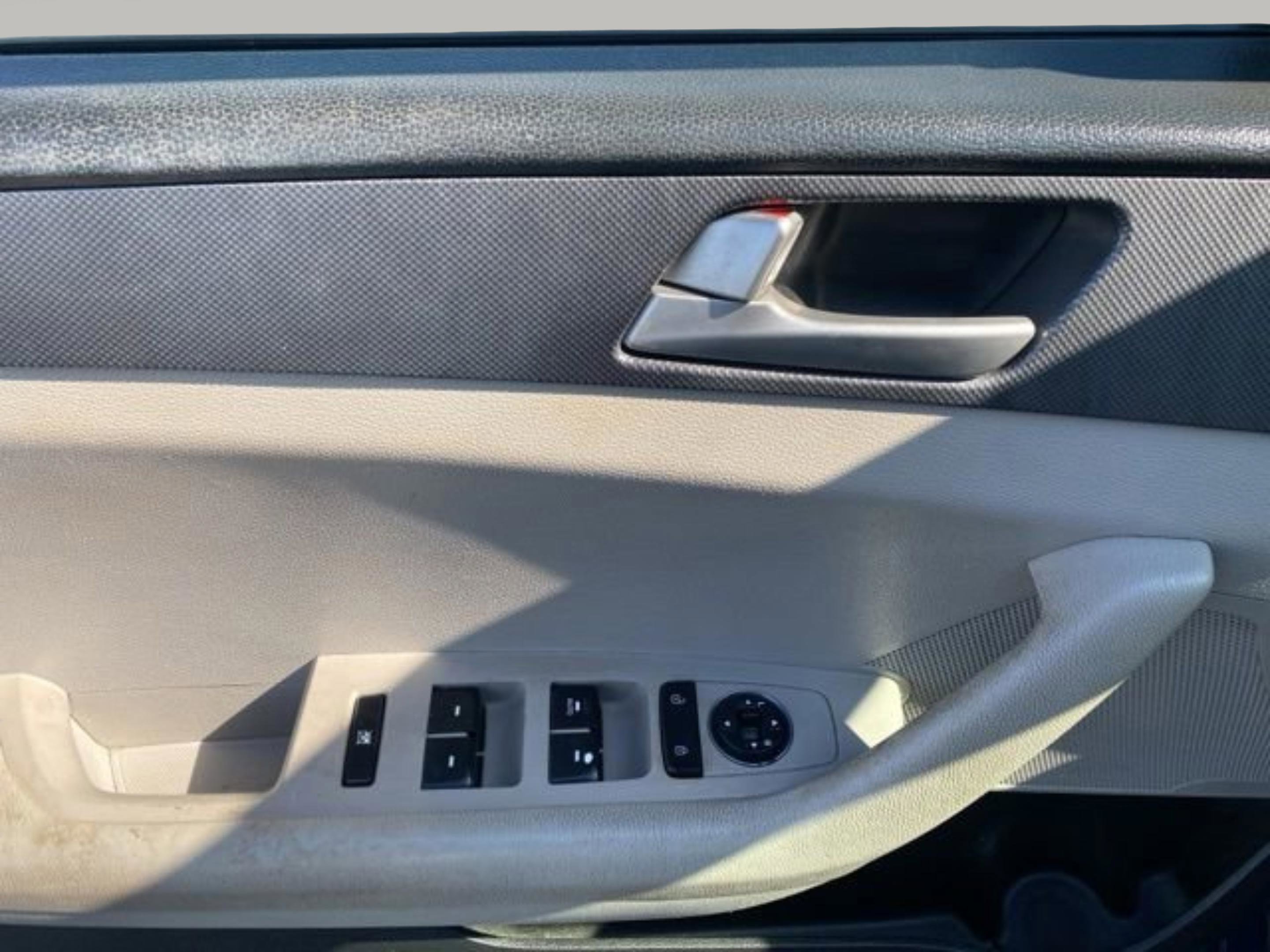 Used 2017 Hyundai Sonata SE FWD image 7