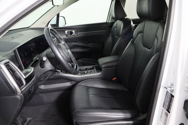 Used 2024 Kia Sorento S image 16