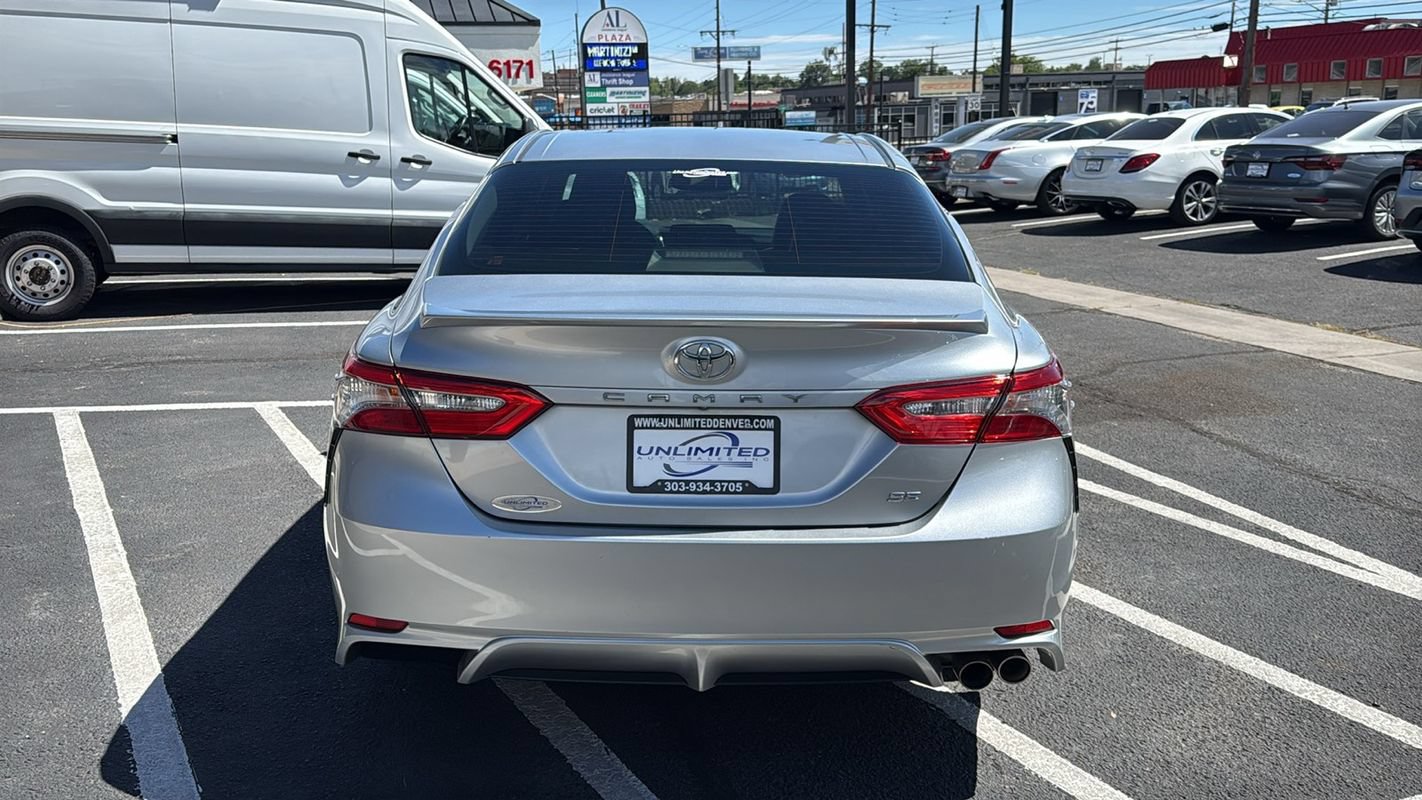Used 2018 Toyota Camry SE w/ Convenience Package FWD image 4