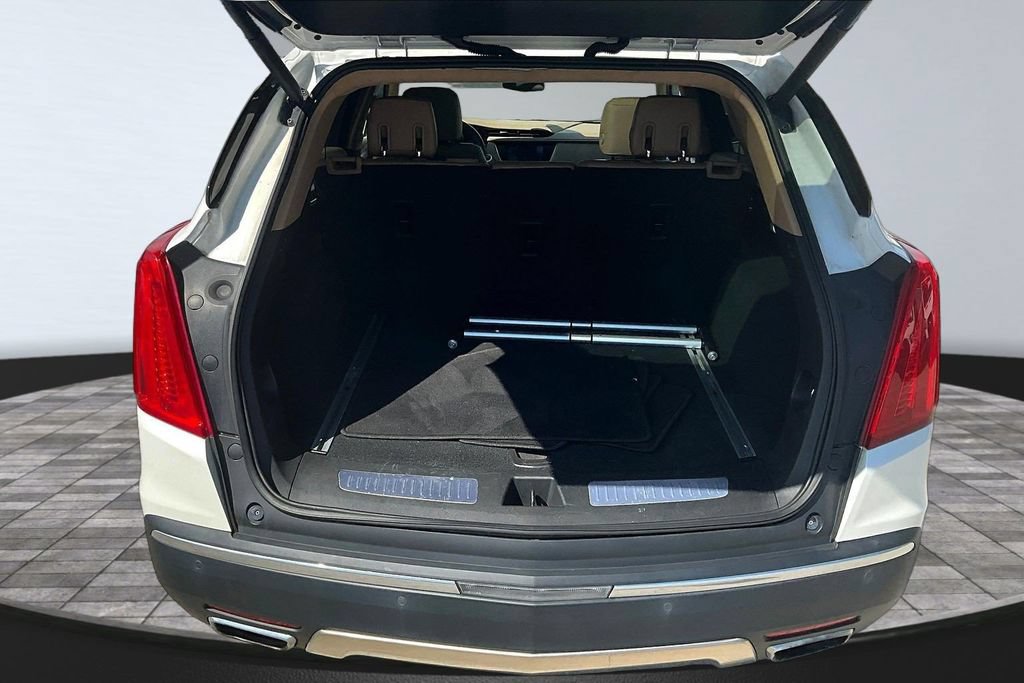 Used 2017 Cadillac XT5 Platinum AWD/4WD image 7