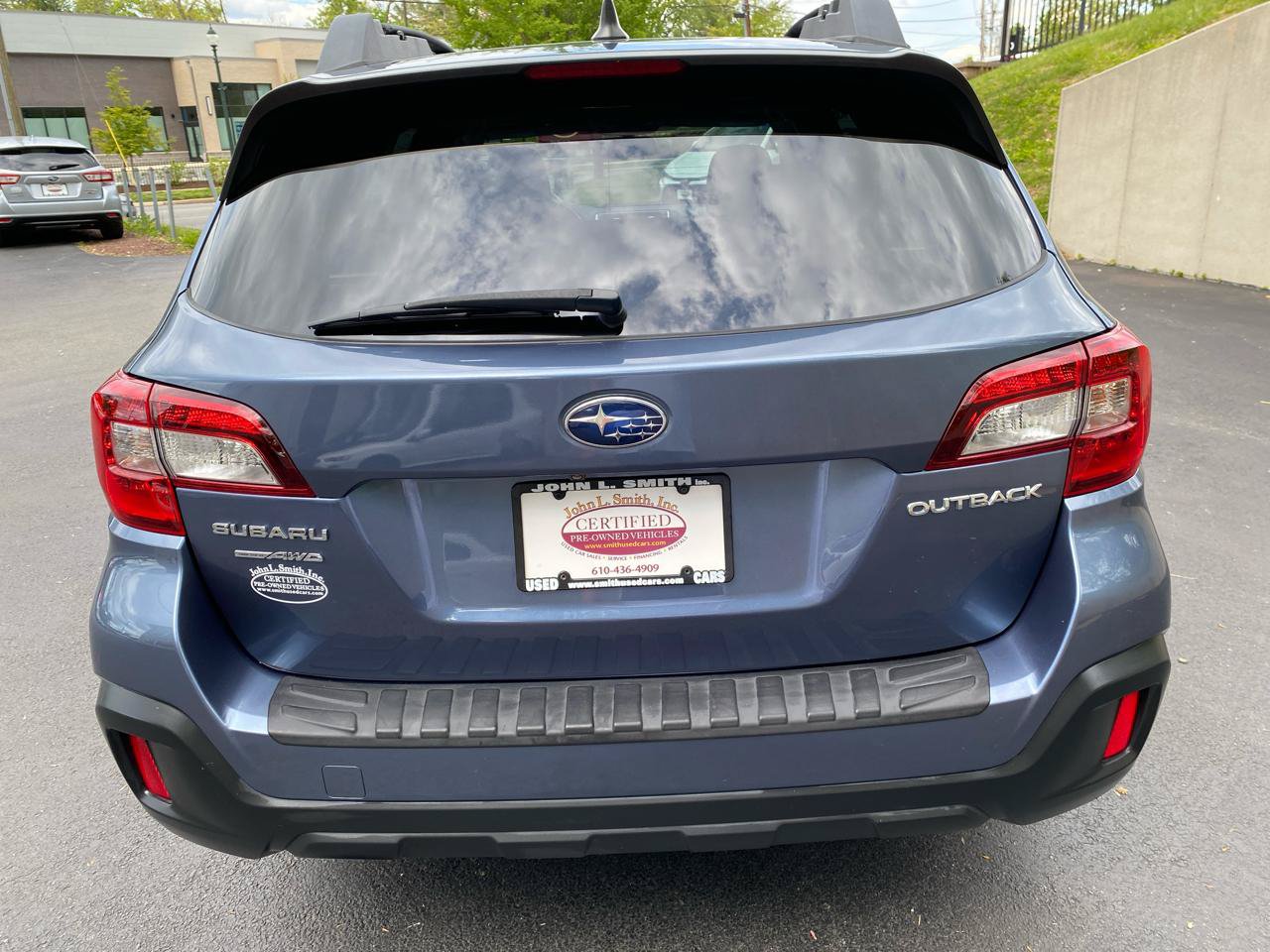 Used 2018 Subaru Outback 2.5i Limited AWD/4WD image 3