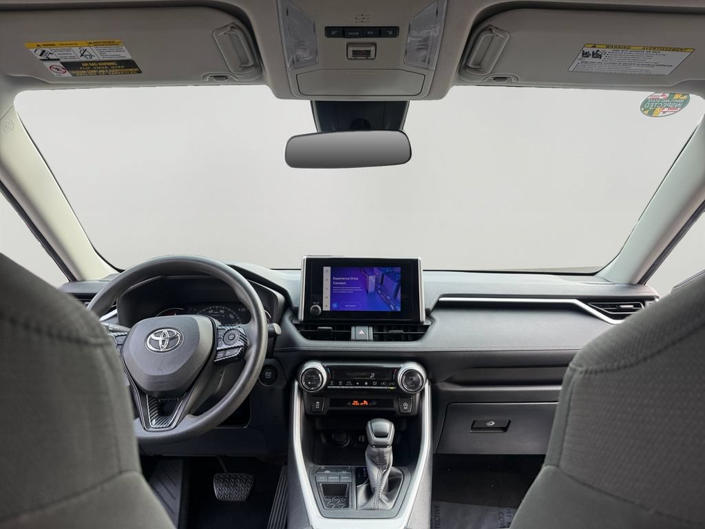 Used 2024 Toyota RAV4 XLE FWD image 10