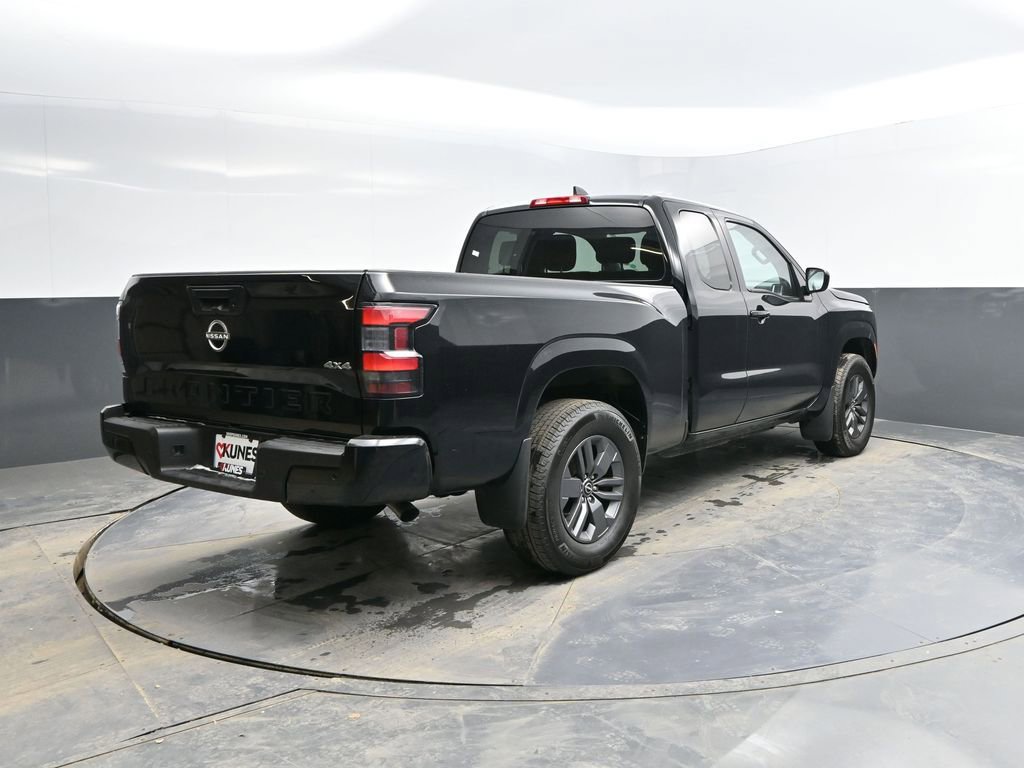 Used 2025 Nissan Frontier SV image 8