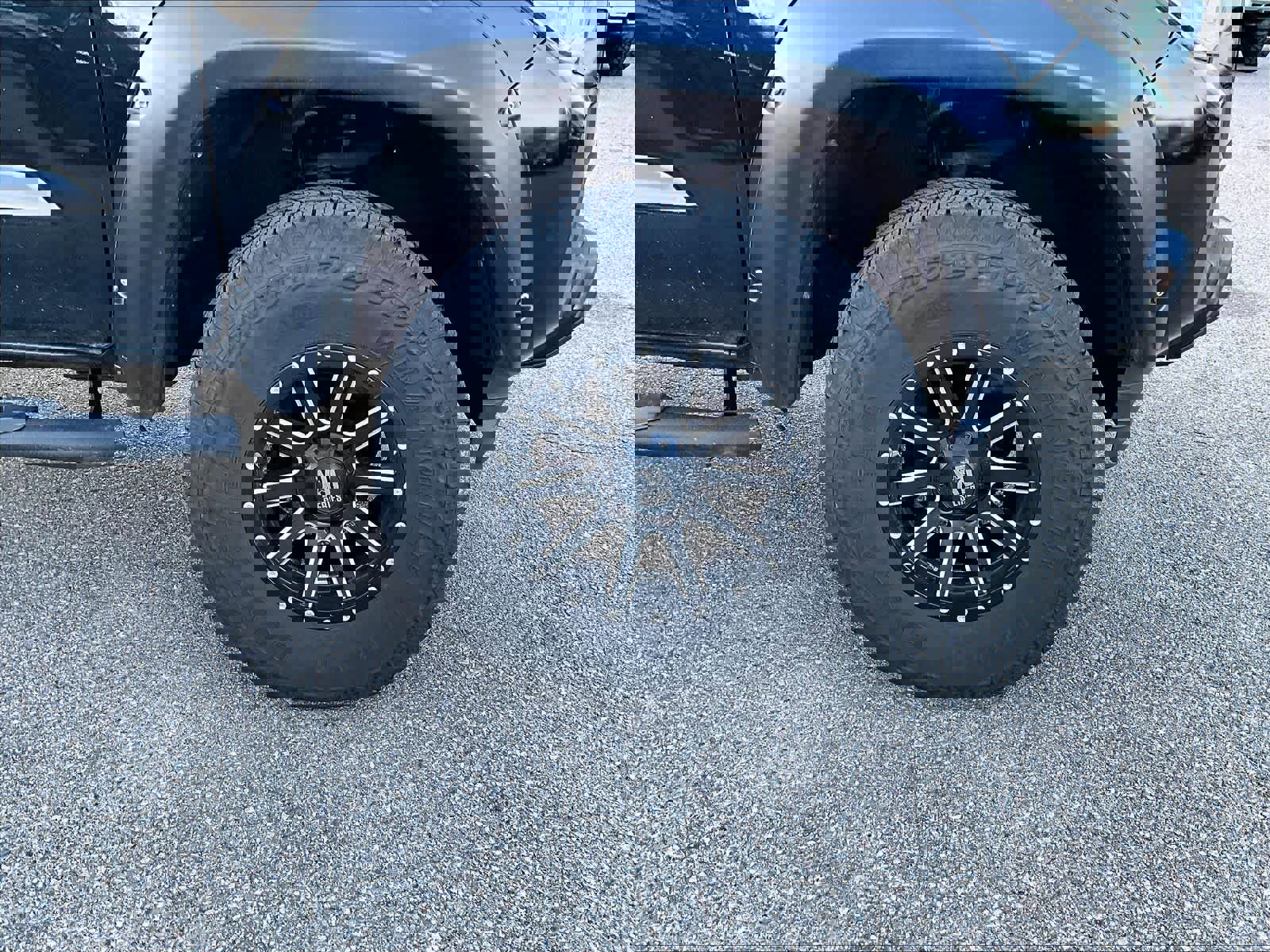 Used 2017 Toyota Tacoma SR AWD/4WD image 4