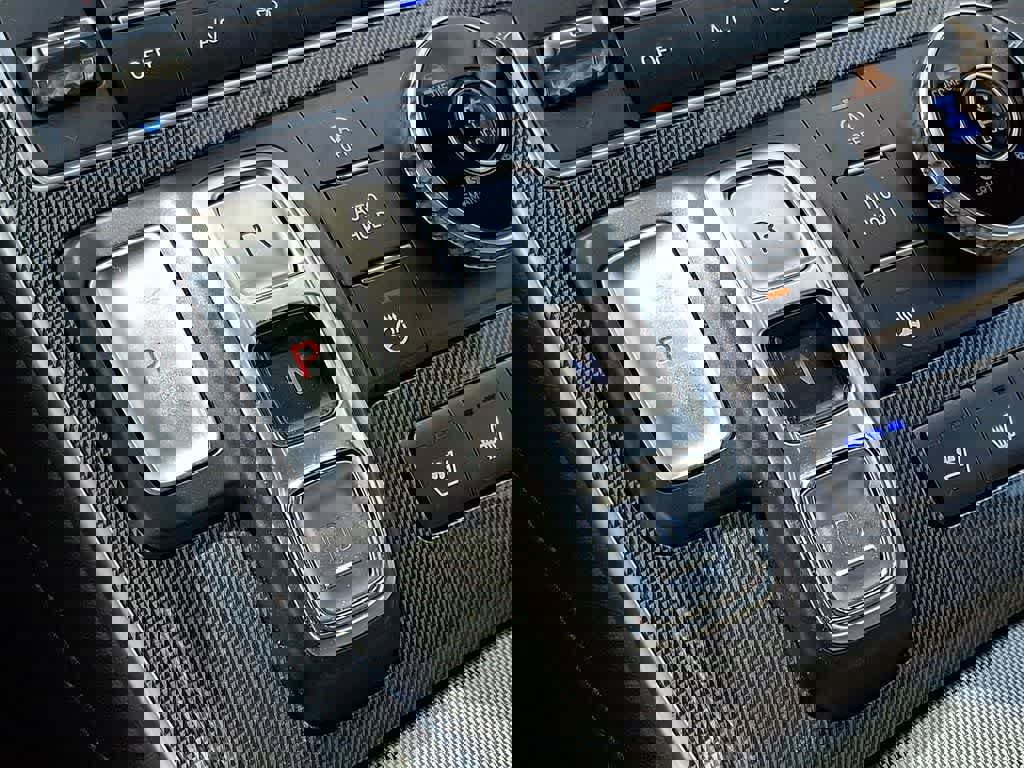 Used 2023 Hyundai Santa Fe Limited image 14