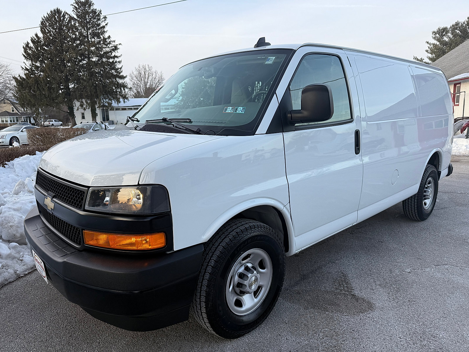 Used 2022 Chevrolet Express 2500 w/ Driver Convenience Package image 8